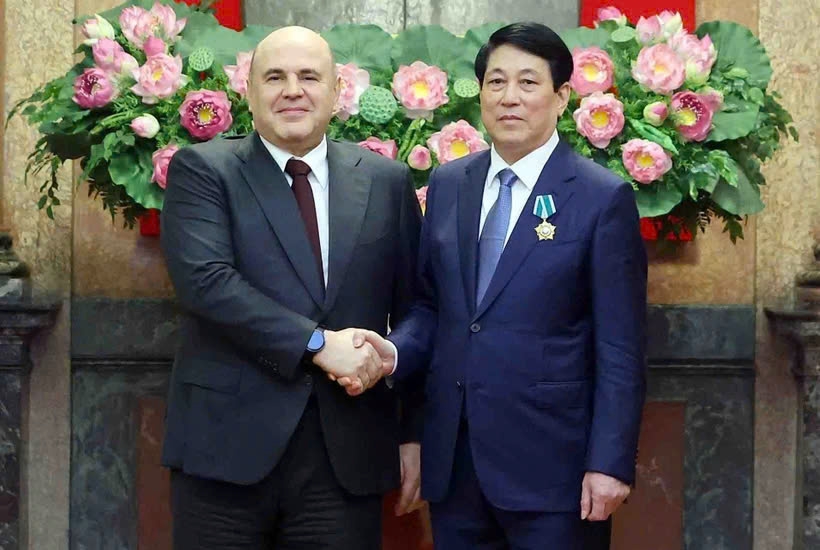 State President Luong Cuong receives Russian PM Mikhail Mishustin